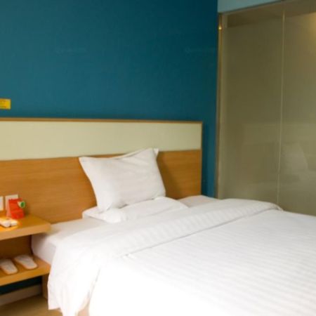 7 Days Inn Guangzhou Jiangnanxi Metro Branch Екстериор снимка